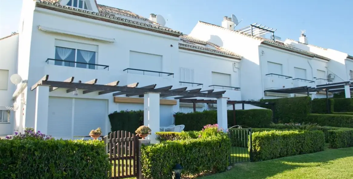 Short-term rent of townhouse in Estepona 21