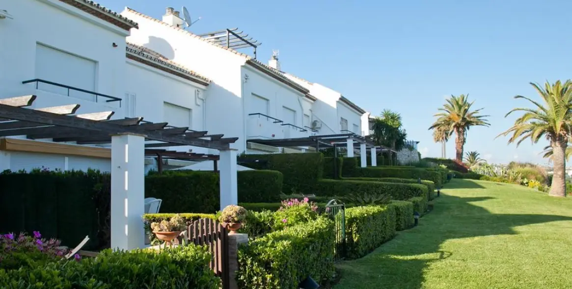 Short-term rent of townhouse in Estepona 22