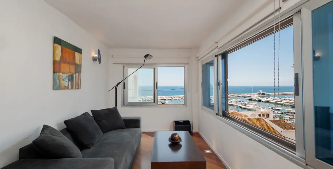 Long-term rent of penthouse in Puerto Banús 2