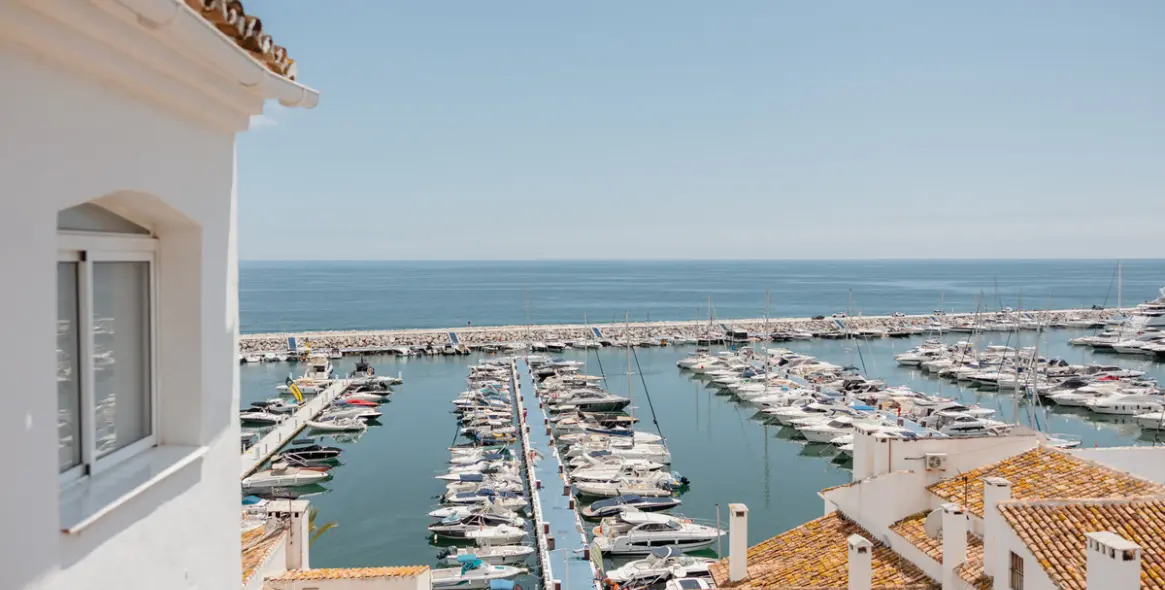 Long-term rent of penthouse in Puerto Banús 3