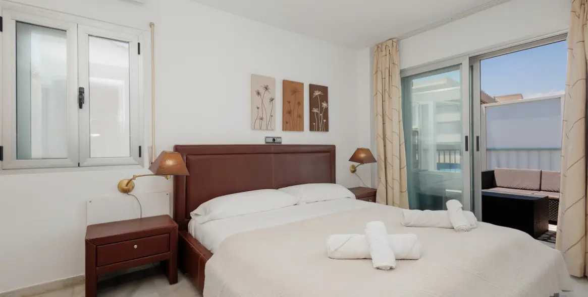 Long-term rent of penthouse in Puerto Banús 9