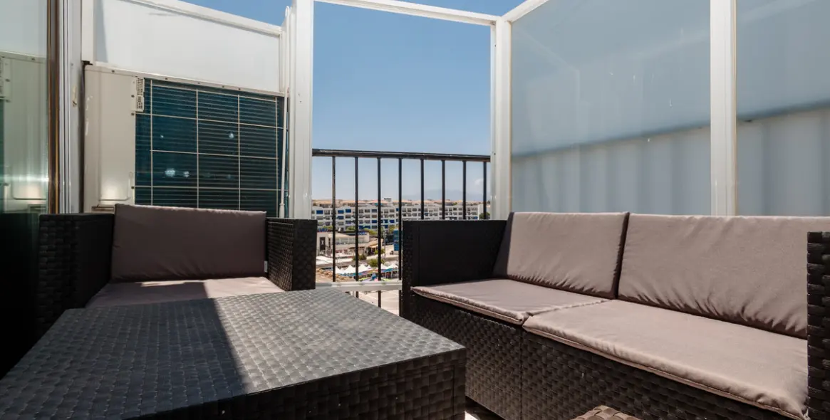 Long-term rent of penthouse in Puerto Banús 10