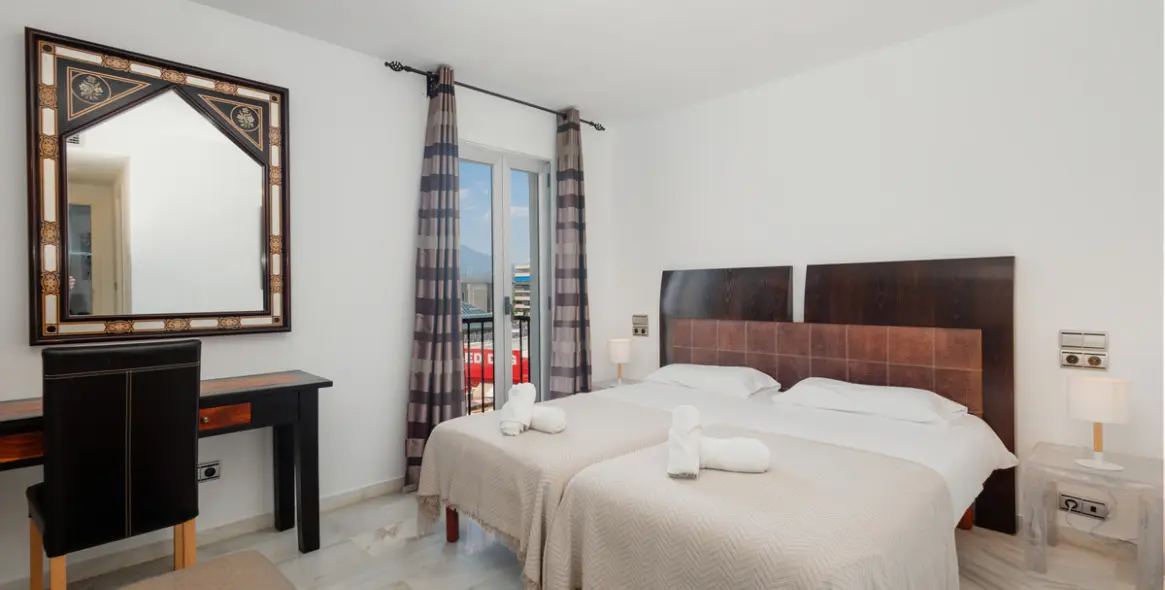 Long-term rent of penthouse in Puerto Banús 17