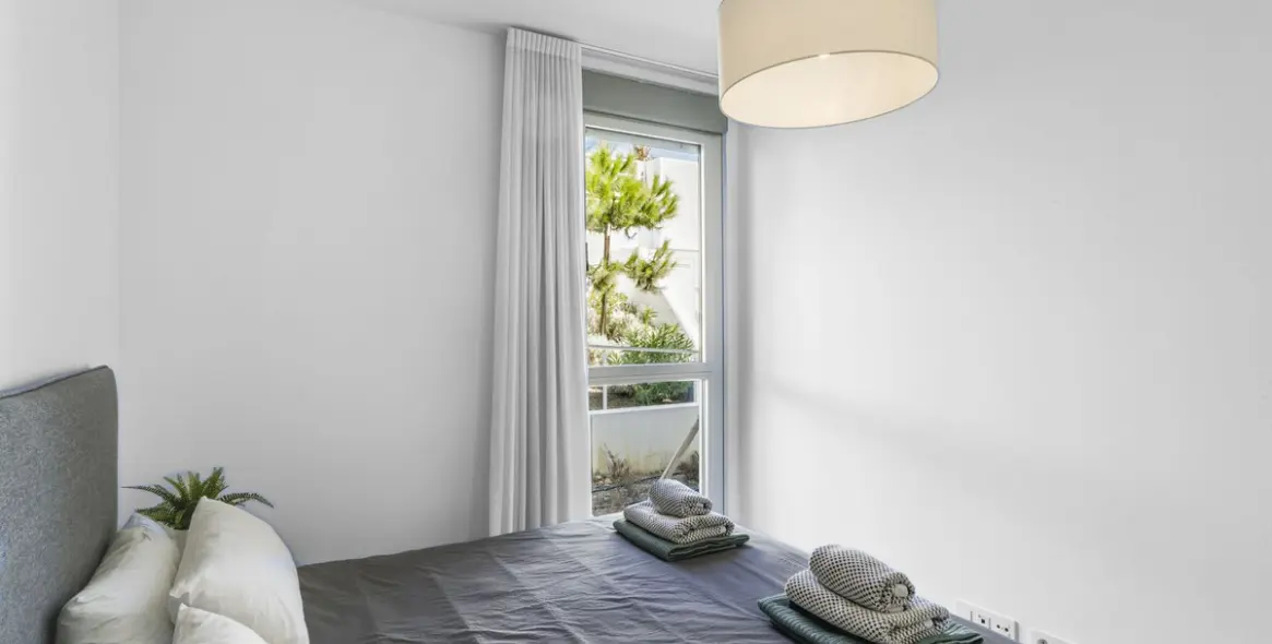 Short-term rent of middle floor apartment in Cancelada 9