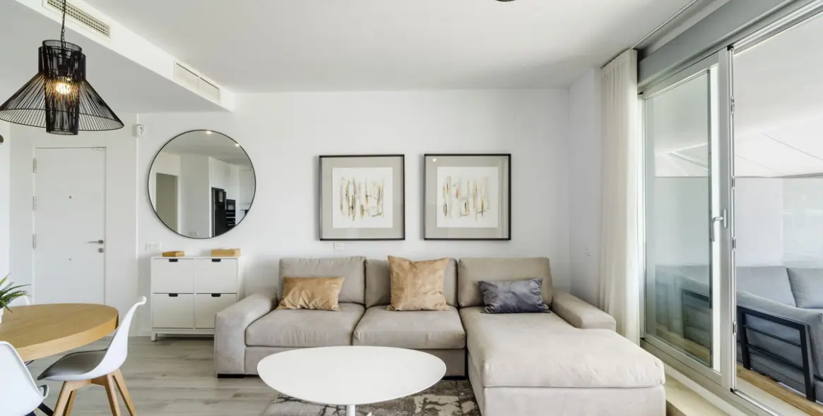 Short-term rent of middle floor apartment in Cancelada 15