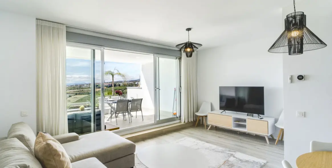 Short-term rent of middle floor apartment in Cancelada 16