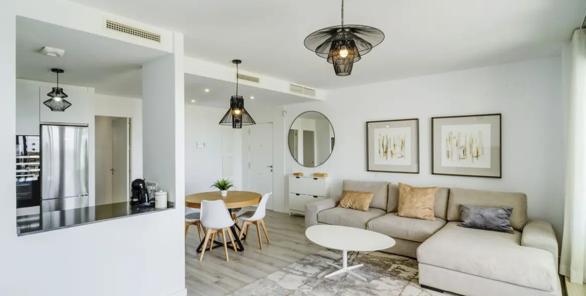 Short-term rent of middle floor apartment in Cancelada 19