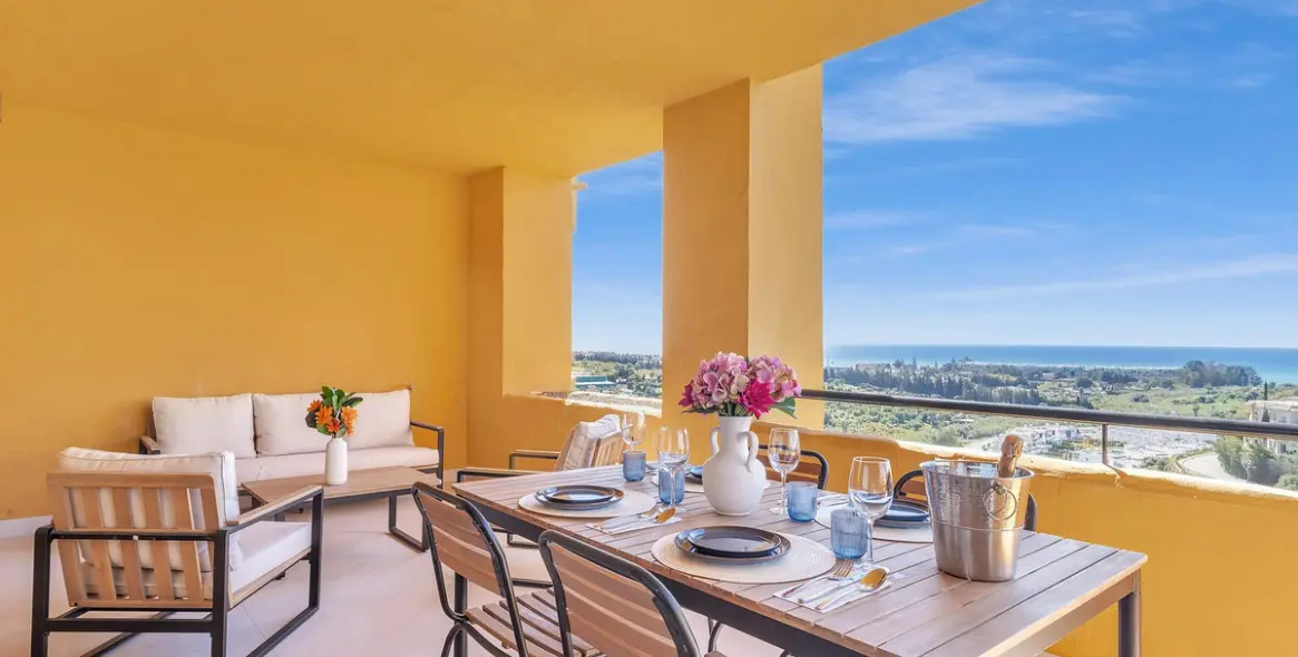 Краткосрочная аренда апартаментов на среднем этаже в Estepona 1