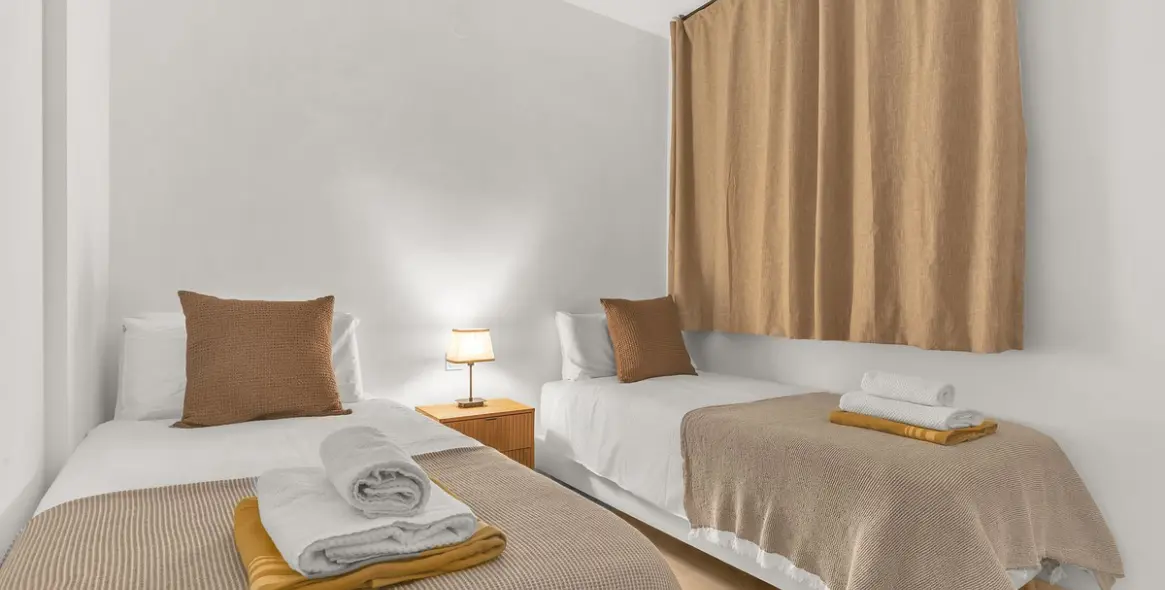 Краткосрочная аренда апартаментов на среднем этаже в Estepona 2