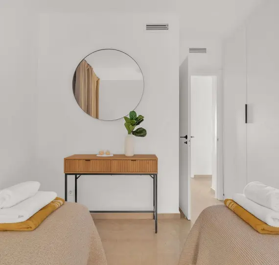 Short-term rent of middle floor apartment in Estepona