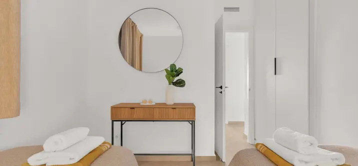 Short-term rent of middle floor apartment in Estepona 2