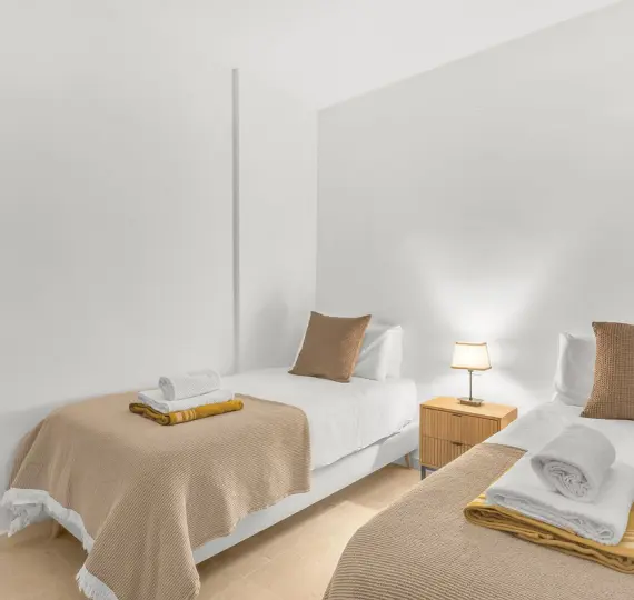 Short-term rent of middle floor apartment in Estepona