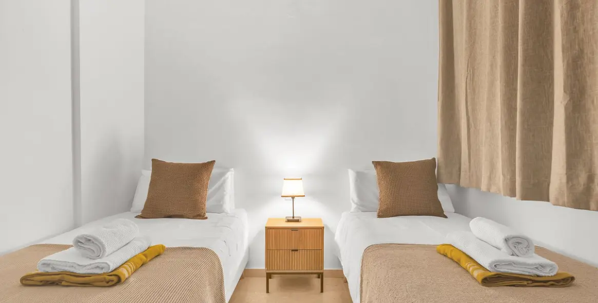 Краткосрочная аренда апартаментов на среднем этаже в Estepona 5