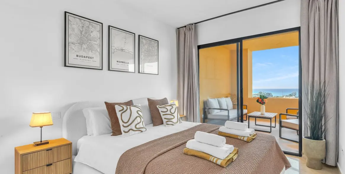 Краткосрочная аренда апартаментов на среднем этаже в Estepona 12