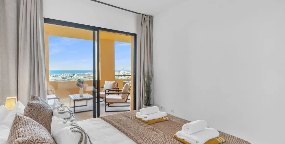 Краткосрочная аренда апартаментов на среднем этаже в Estepona 14