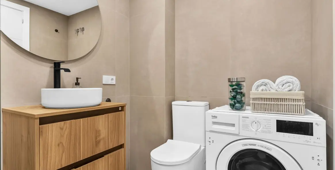 Short-term rent of middle floor apartment in Estepona 21