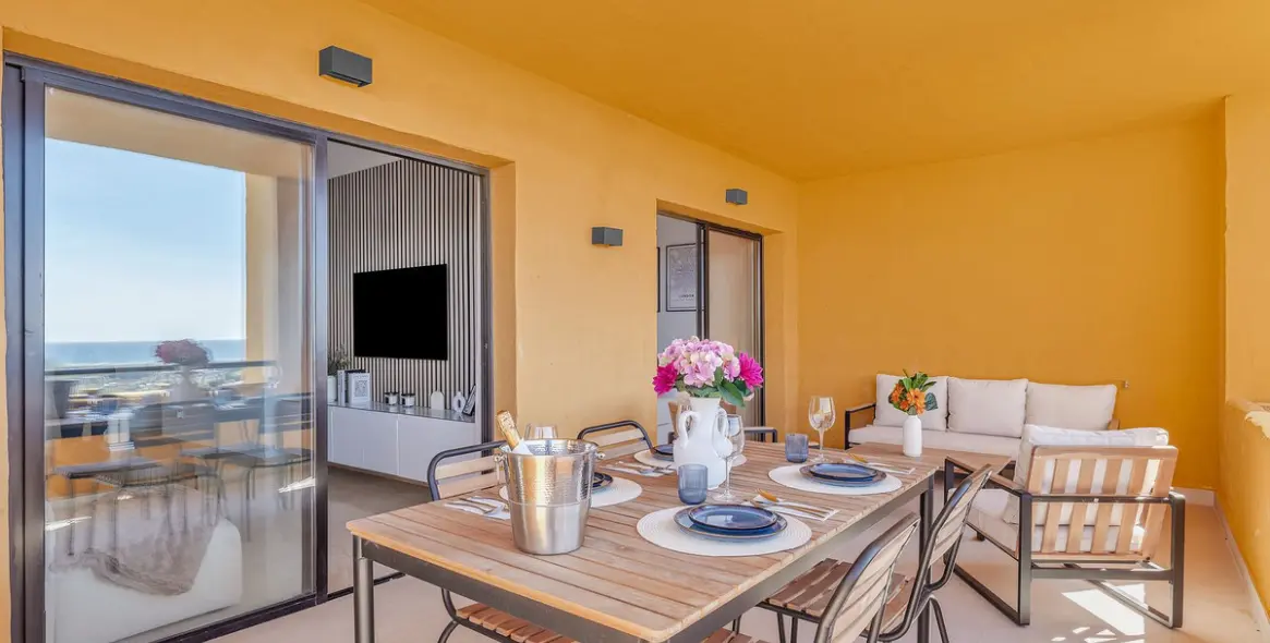 Short-term rent of middle floor apartment in Estepona 25