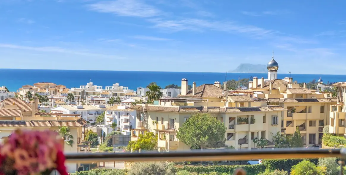 Short-term rent of middle floor apartment in Estepona 27