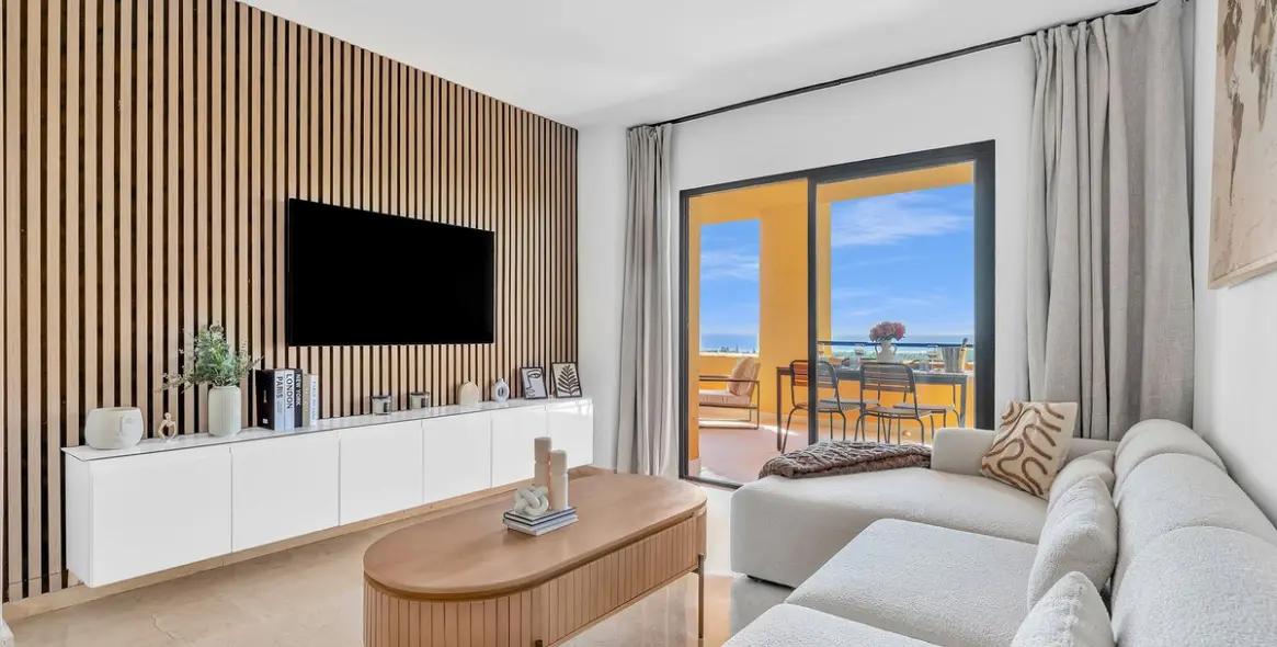 Short-term rent of middle floor apartment in Estepona 30