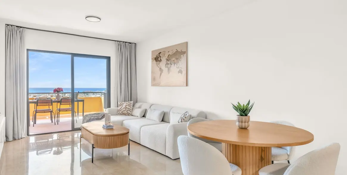 Short-term rent of middle floor apartment in Estepona 32