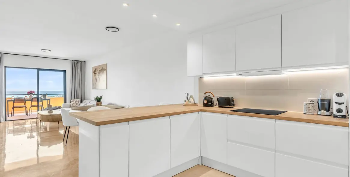 Short-term rent of middle floor apartment in Estepona 39