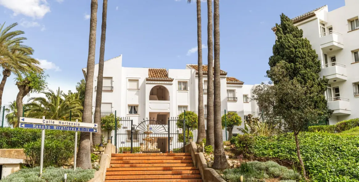 Short-term rent of middle floor apartment in Riviera del Sol 7