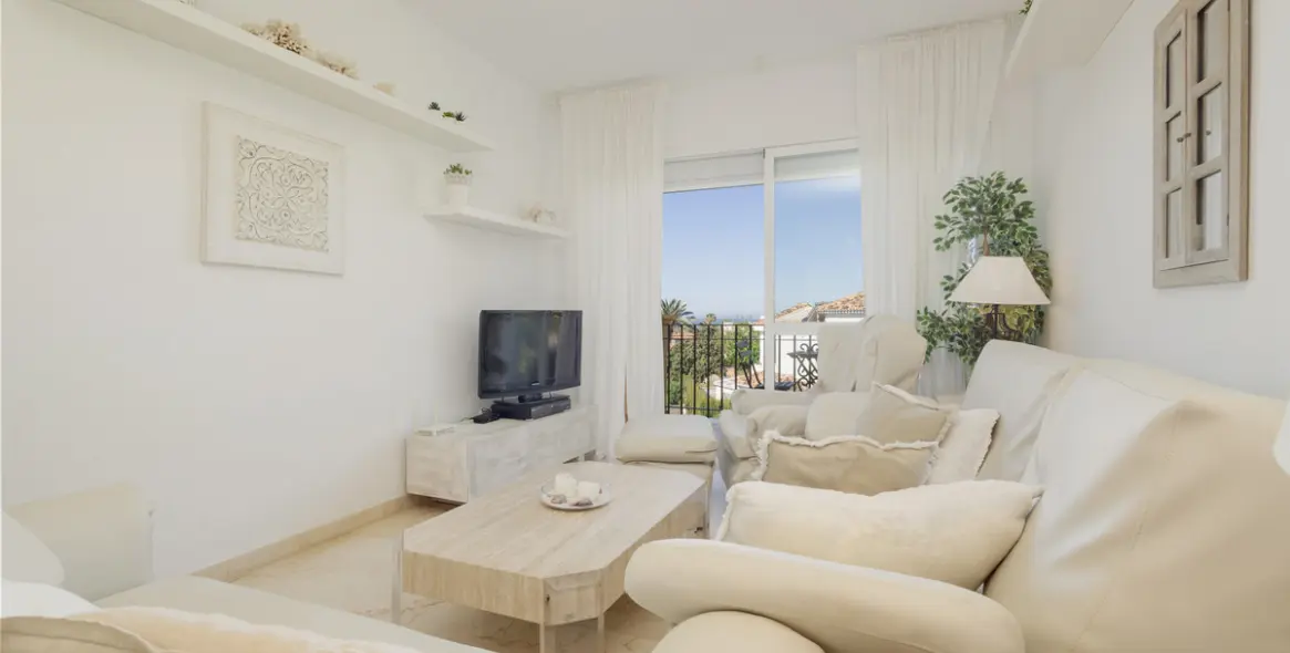 Long-term rent of penthouse duplex in Costabella 2