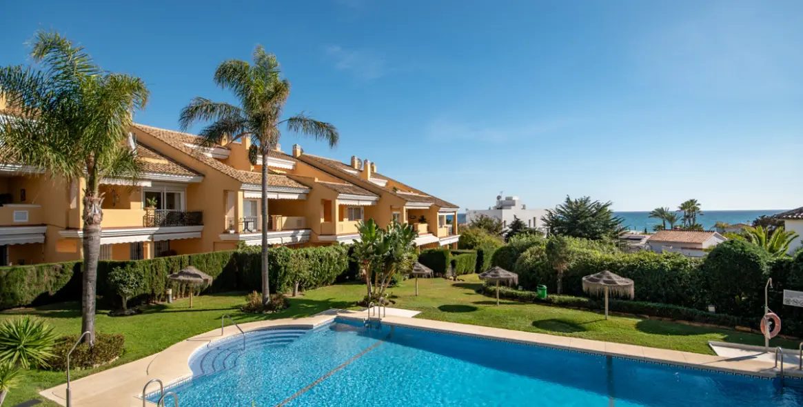 Long-term rent of penthouse duplex in Costabella 9