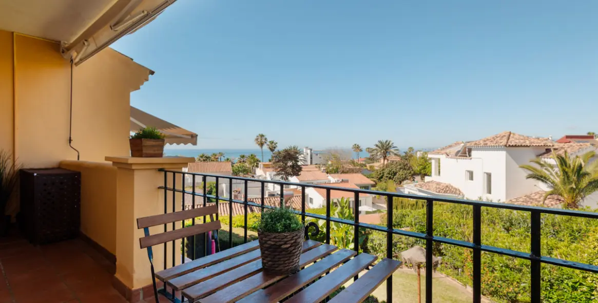 Long-term rent of penthouse duplex in Costabella 11