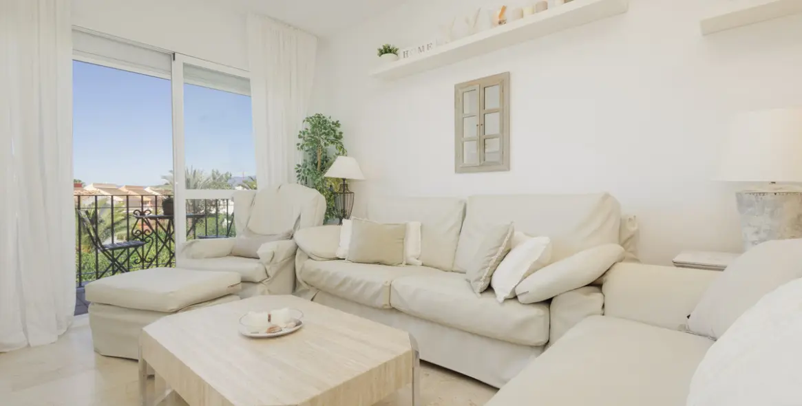 Long-term rent of penthouse duplex in Costabella 15