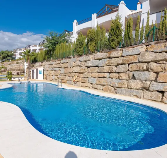 Short-term rent of middle floor apartment in Casares Playa