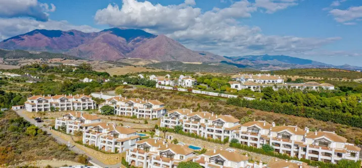 Short-term rent of middle floor apartment in Casares Playa 2