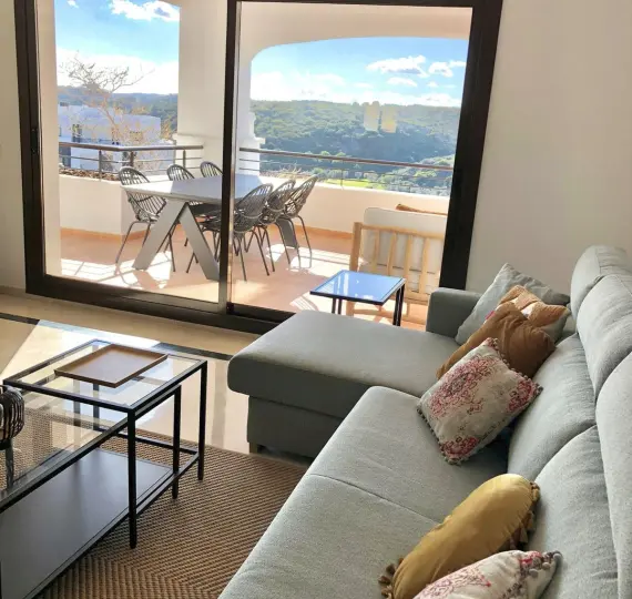 Short-term rent of middle floor apartment in Casares Playa