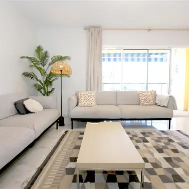 Short-term rent of middle floor apartment in Estepona