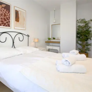 Short-term rent of middle floor apartment in Estepona