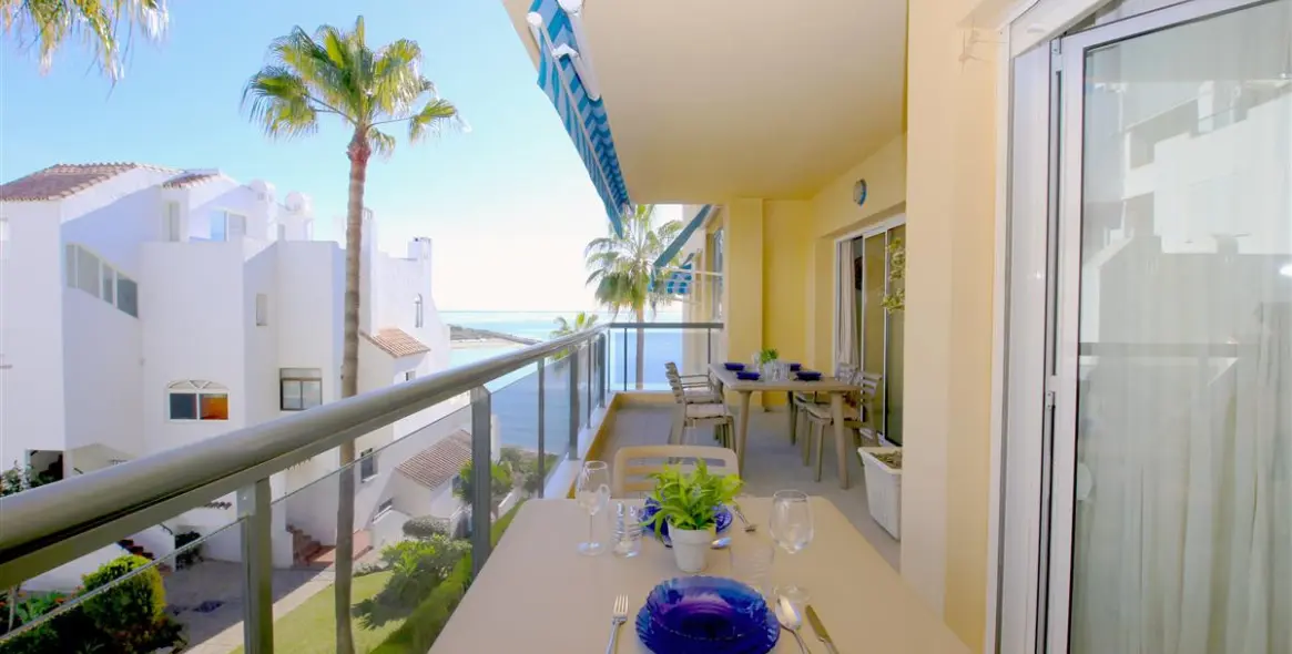 Short-term rent of middle floor apartment in Estepona 13