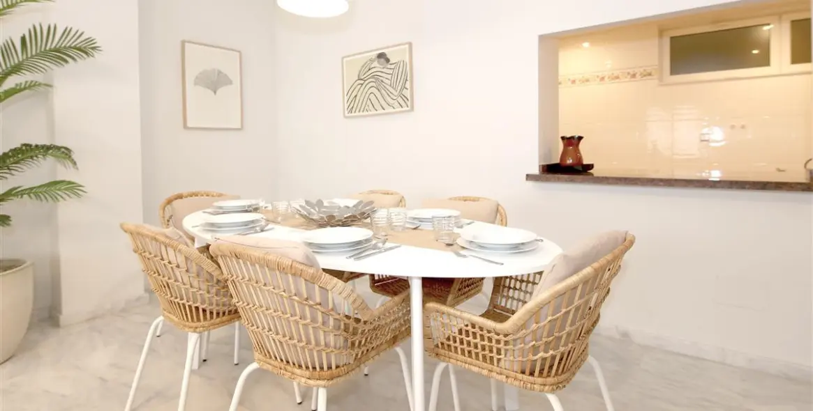 Short-term rent of middle floor apartment in Estepona 18