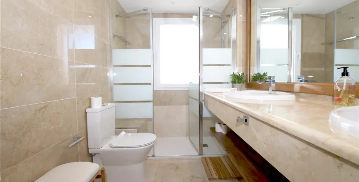 Краткосрочная аренда апартаментов на среднем этаже в Estepona 7