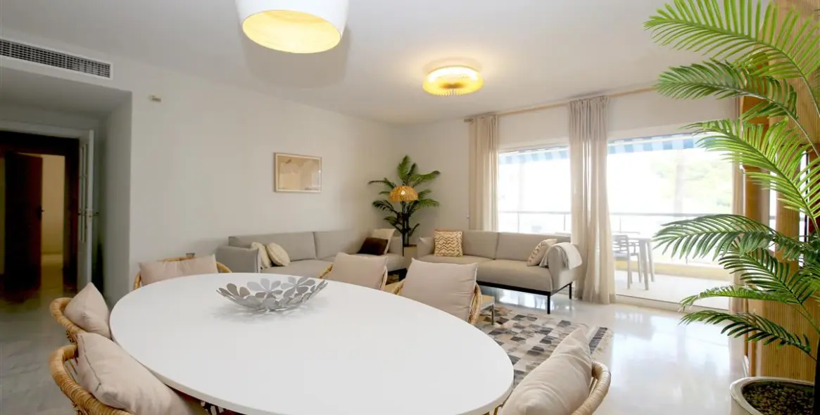 Alquiler a corto plazo de apartamento en planta media en Estepona 5