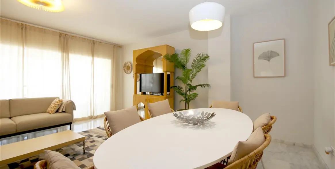 Alquiler a corto plazo de apartamento en planta media en Estepona 6