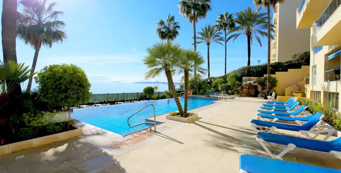 Alquiler a corto plazo de apartamento en planta media en Estepona 21