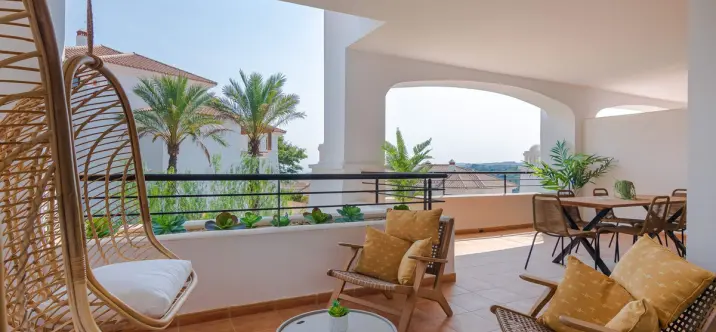 Short-term rent of middle floor apartment in Casares Playa 0