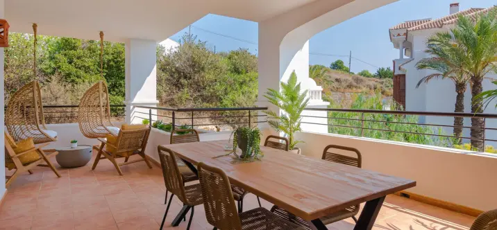 Short-term rent of middle floor apartment in Casares Playa 4