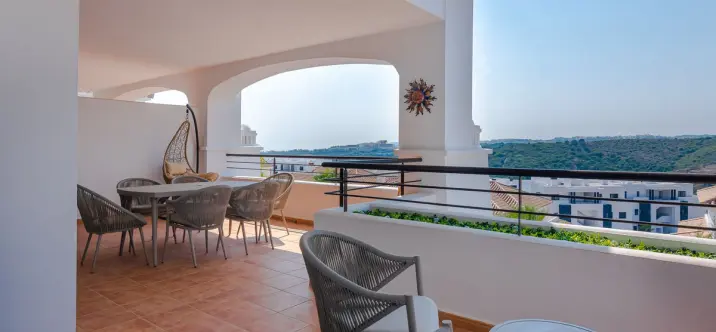 Short-term rent of middle floor apartment in Casares Playa 4