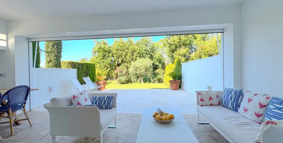 Long-term rent of townhouse in Nueva Andalucía 1