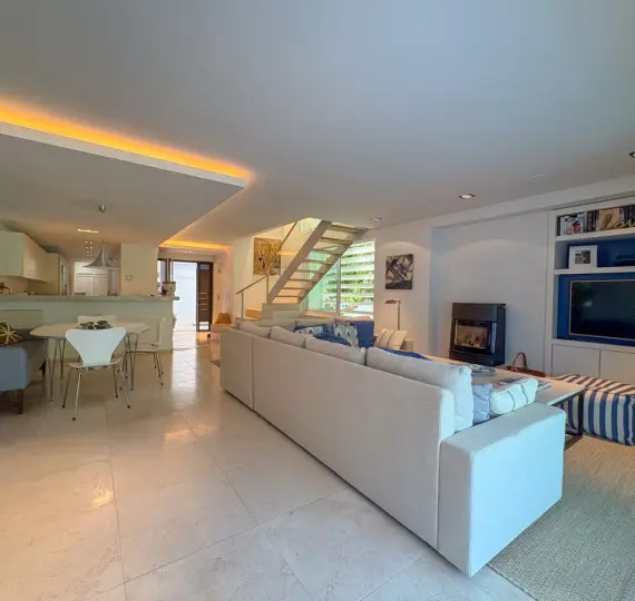 Long-term rent of townhouse in Nueva Andalucía