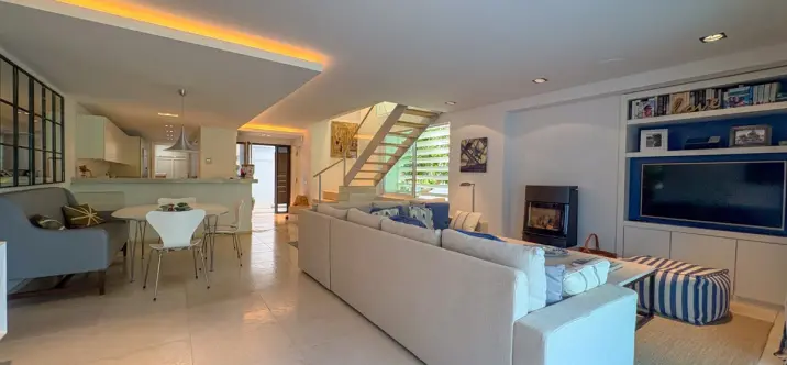 Long-term rent of townhouse in Nueva Andalucía 2