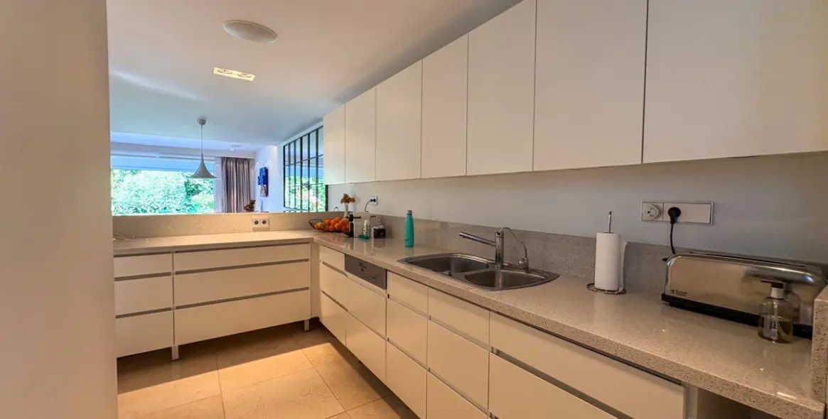 Long-term rent of townhouse in Nueva Andalucía 9