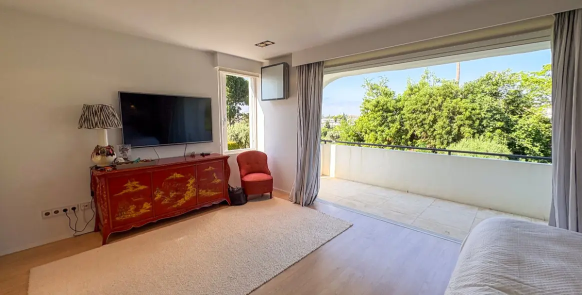 Long-term rent of townhouse in Nueva Andalucía 13