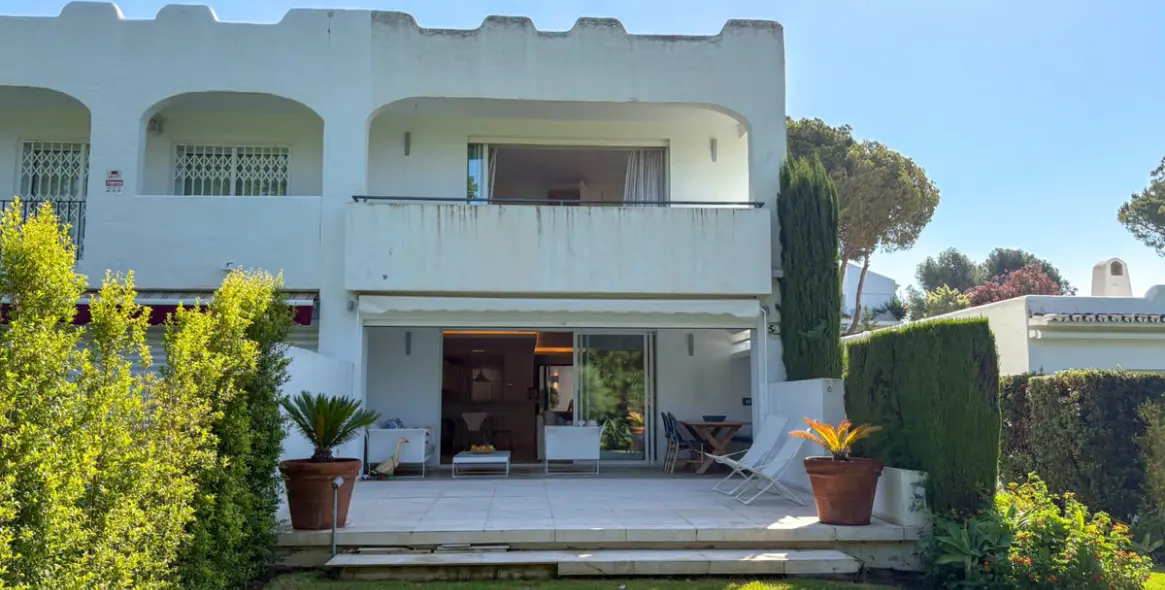 Long-term rent of townhouse in Nueva Andalucía 23